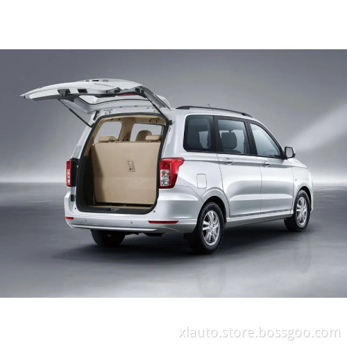Cina Vendita di camion mercantili Wuling Venditura di Huongguang S Light 4x4 Delivery Van Minibus Gasoline Cargo Mini Van